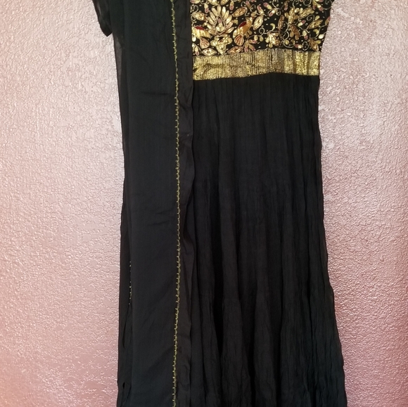 Dress - Picture 5 of 5